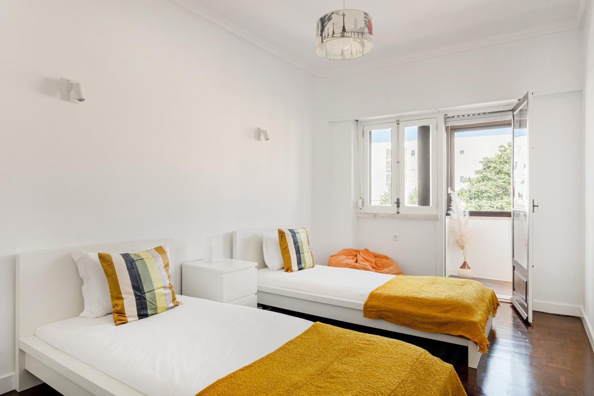Campolide 2br Flat * Lissabon