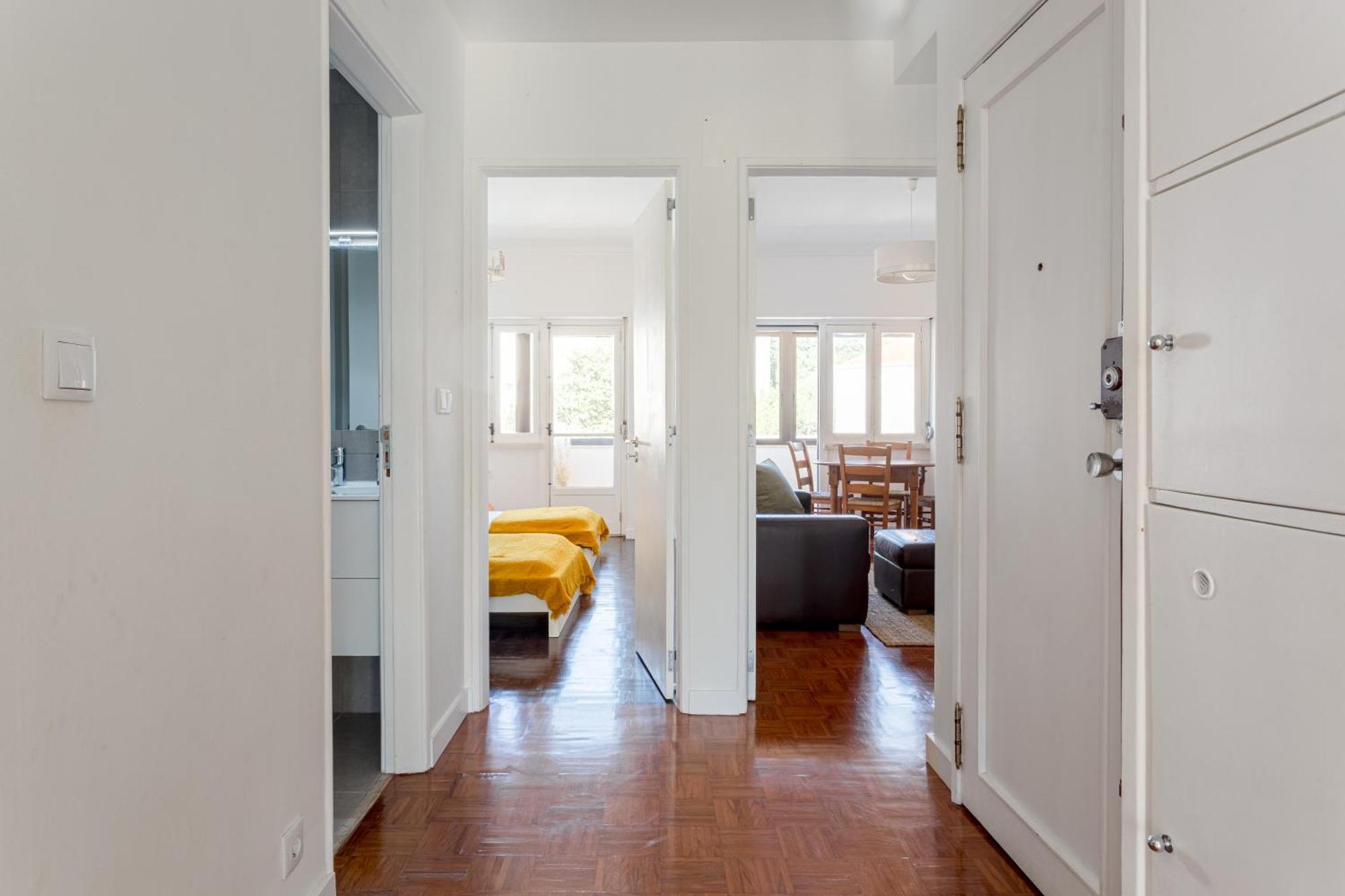 Campolide 2br Flat * Lissabon