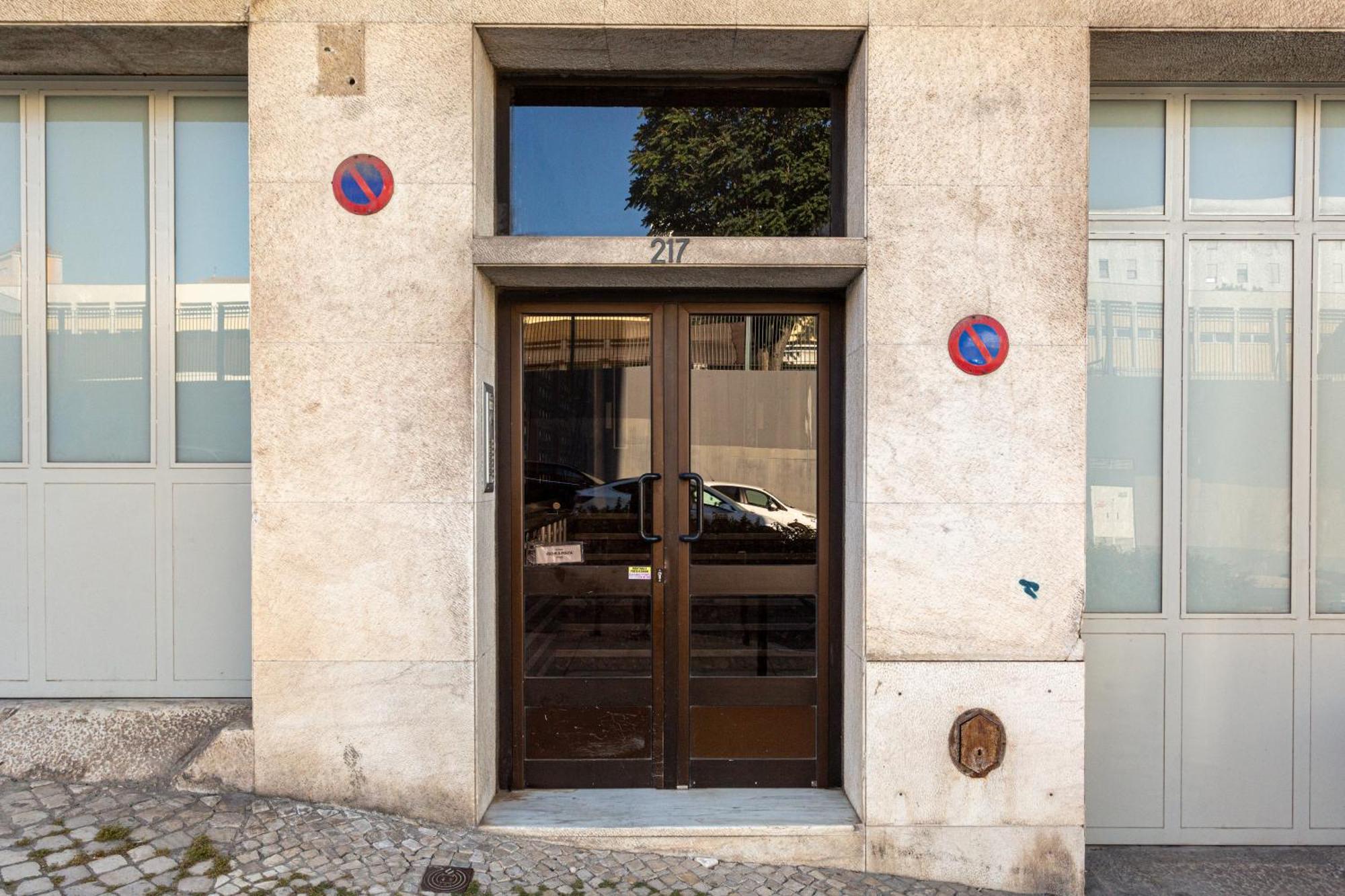 Campolide 2br Flat * Lissabon